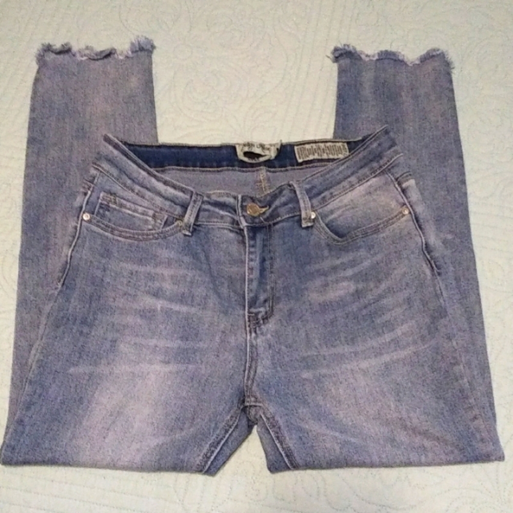 Indigo Rein Stonewashed Blue Ankle Cropped Jeans, GUC